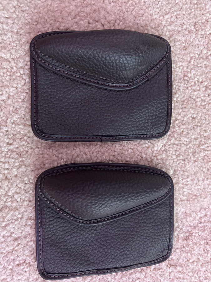 Saddle knee blocks