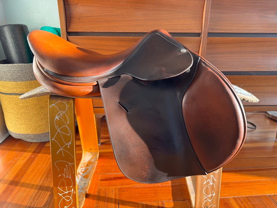 17.5” 2012 Butet Saumur Jump Saddle