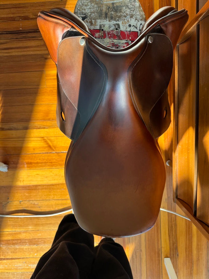 17.5” 2012 Butet Saumur Jump Saddle