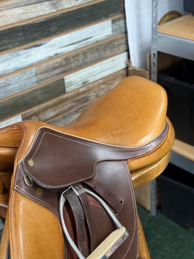 M.TOULOUSE Two-Toned M. Toulouse Jump Saddle 17” (3)