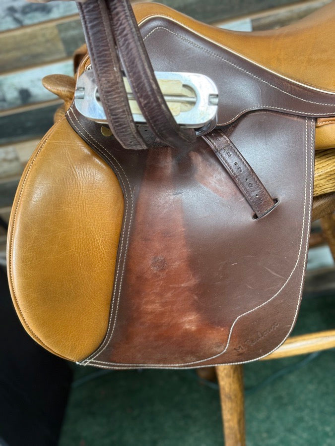 M.TOULOUSE Two-Toned M. Toulouse Jump Saddle 17” (2)
