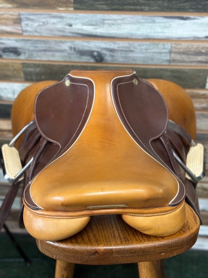 M.TOULOUSE Two-Toned M. Toulouse Jump Saddle 17” (5)