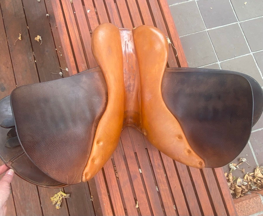 BUTET 2004 17” L seat Butet saddle (4)