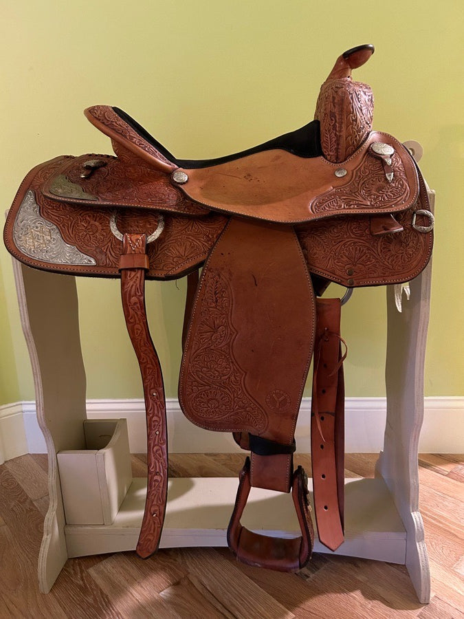 Circle Y Equitation Saddle 15.5” Reg Tree