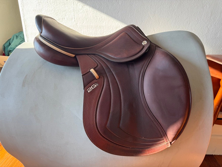 CWD 17.5” CWD SE32 2Gs Saddle - 3C - 2017 - MINT! (2)