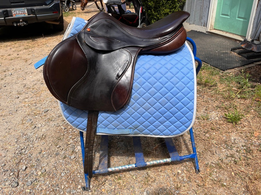 Albion Jump Saddle medium tree 18” seat