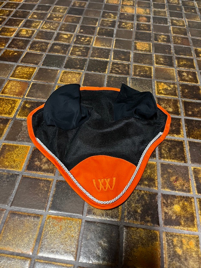 Saddle pad, boots, and ear bonnet set