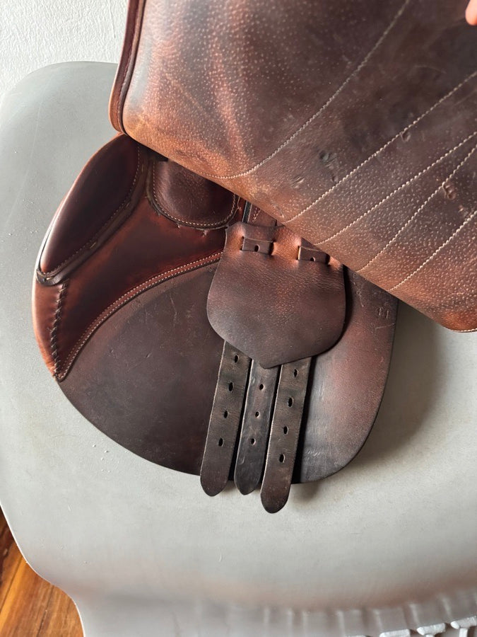 BUTET 17” Butet Premium Saddle - 1.5 Flaps - Integrated Panels (3)