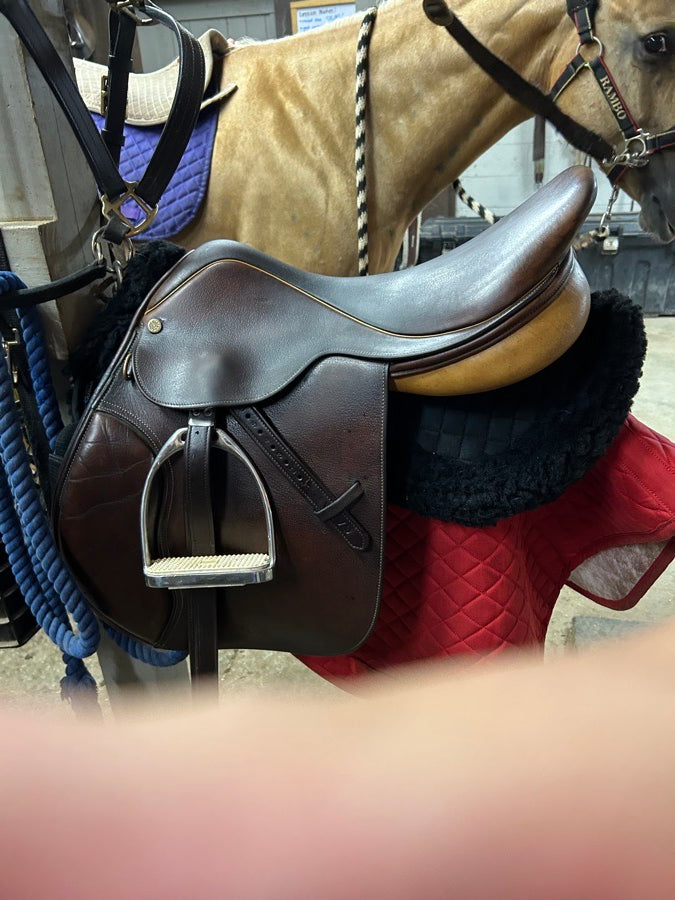 COLLEGIATE Collegiate 17.5” Saddle