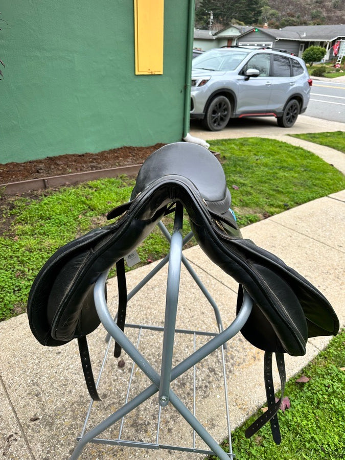 Cliff Barnsby Dressage Saddle