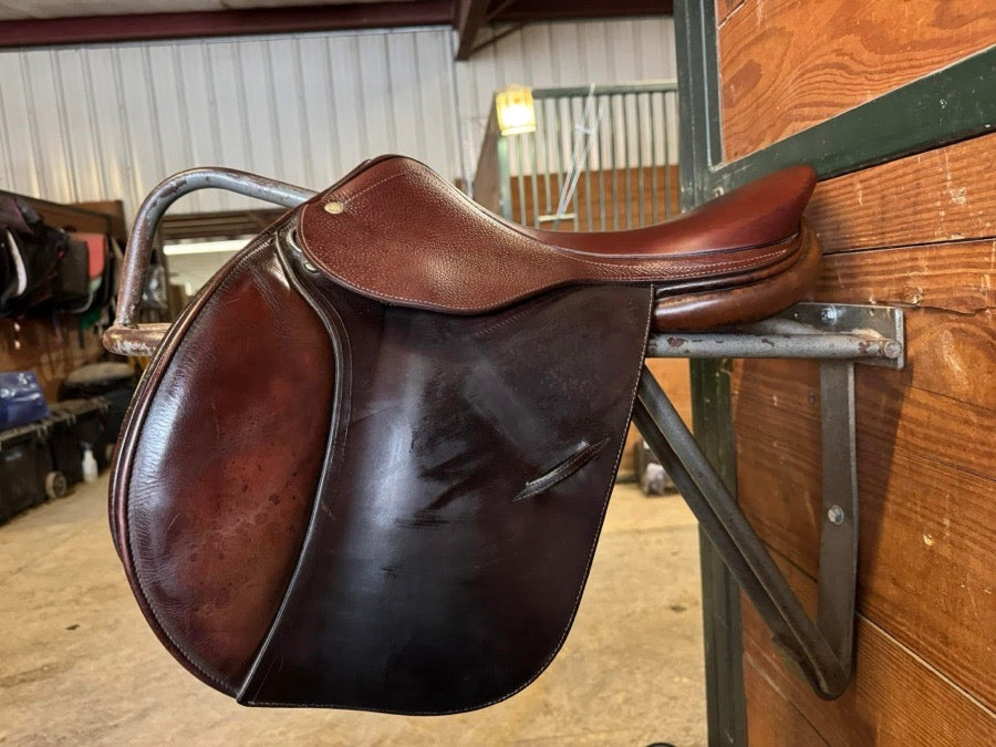 Devoucoux Saddle 17”