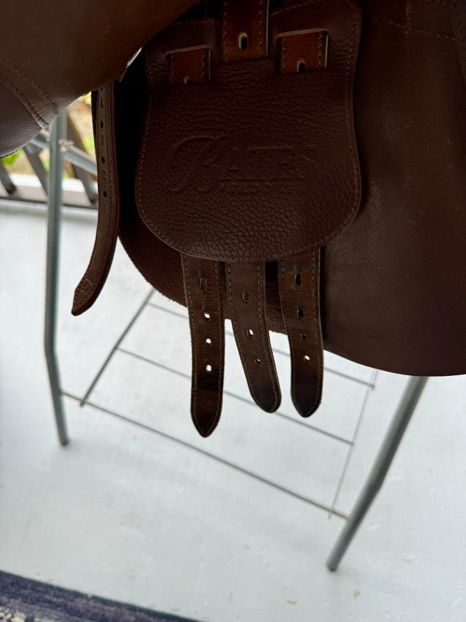 17.5 Bates Caprilli Close Contact Classic Saddle in Havana
