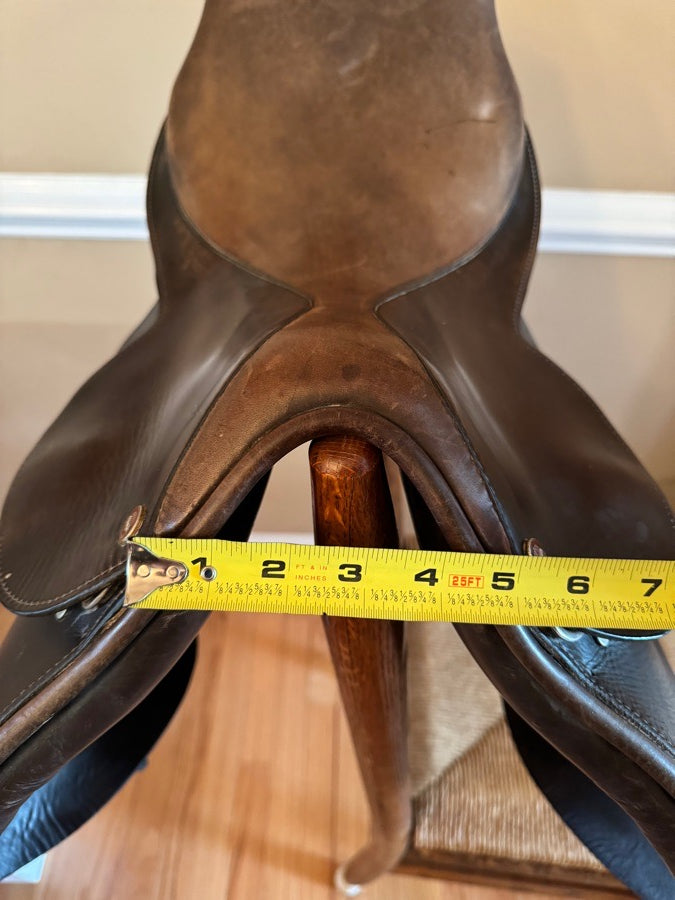 PEGASUS Imperial Pegasus Featherweight Event Saddle 17". (6)