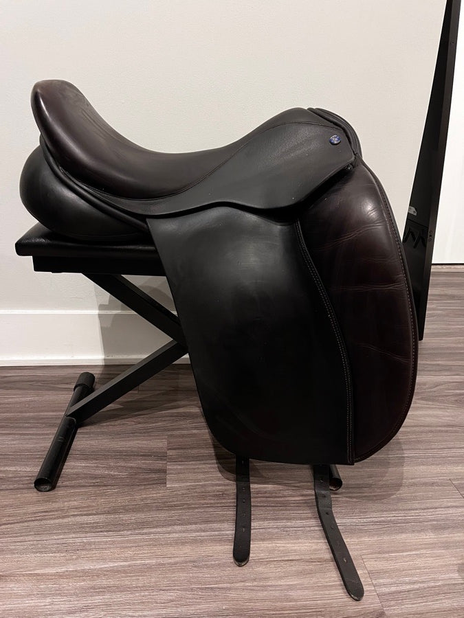 17.5 Hulsebos Dressage Saddle