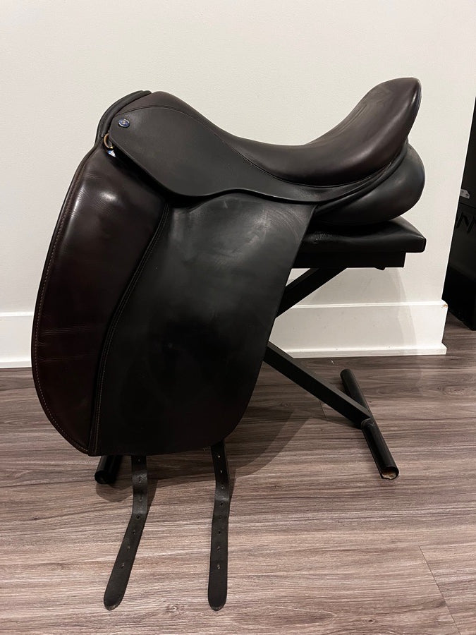 17.5 Hulsebos Dressage Saddle