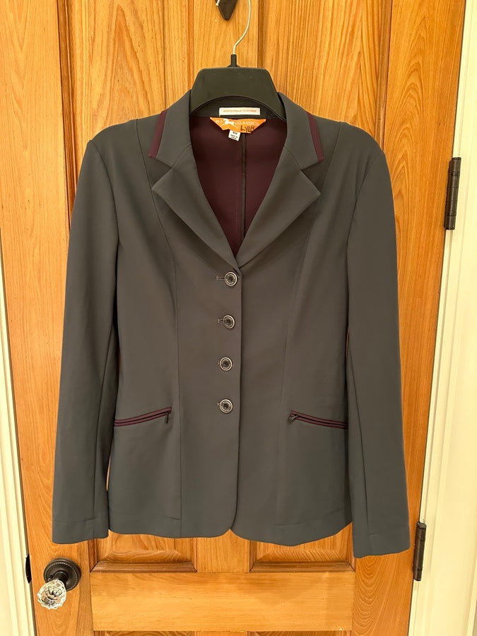 RJ CLASSICS RJ Classic Show Coat Size 6S