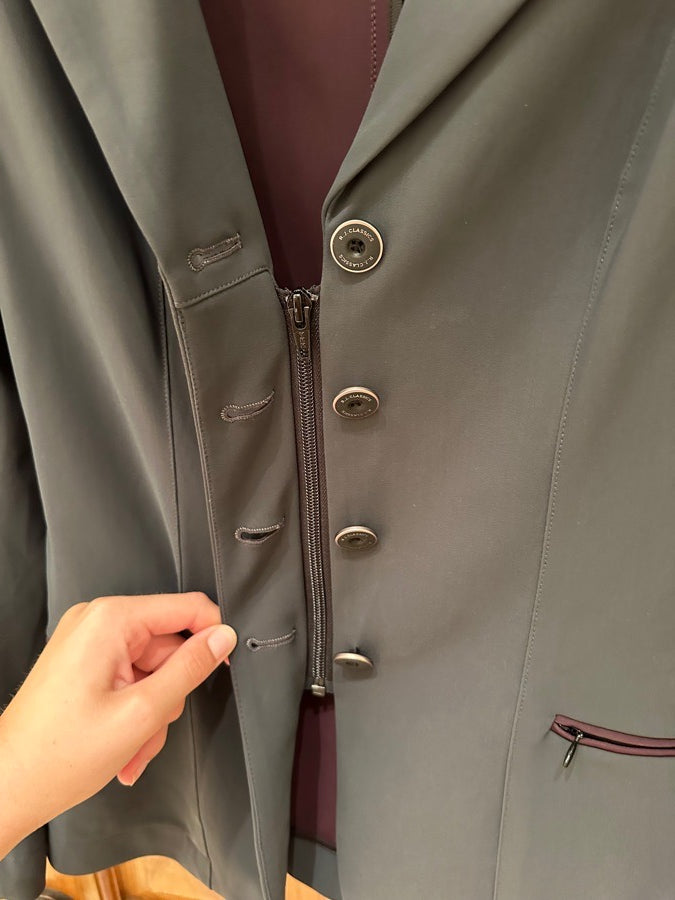 RJ CLASSICS RJ Classic Show Coat Size 6S (2)