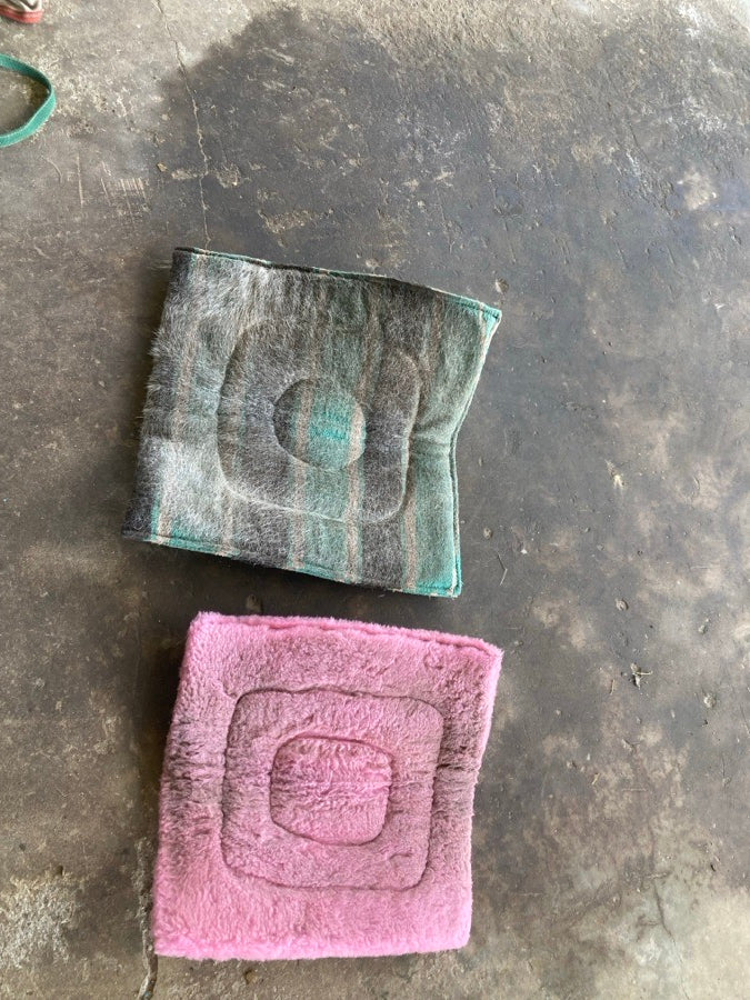 AMERICAN Saddle pads (2)