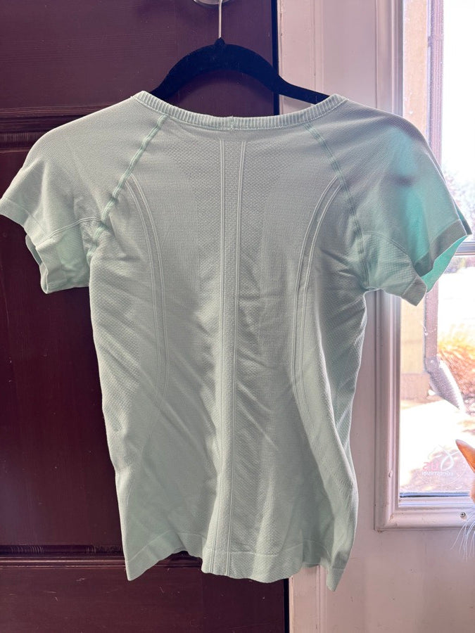 Athletic shirt