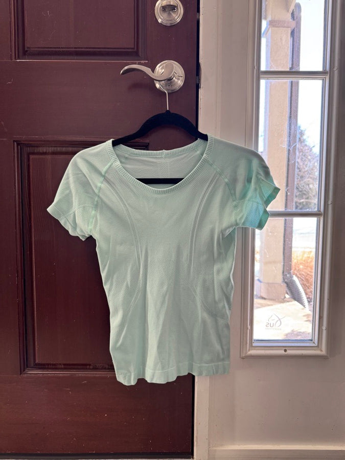 Athletic shirt