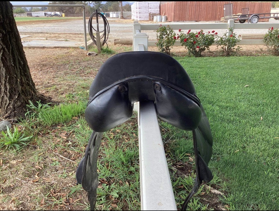 DEVOUCOUX Gravity monoflap jump saddle (3)