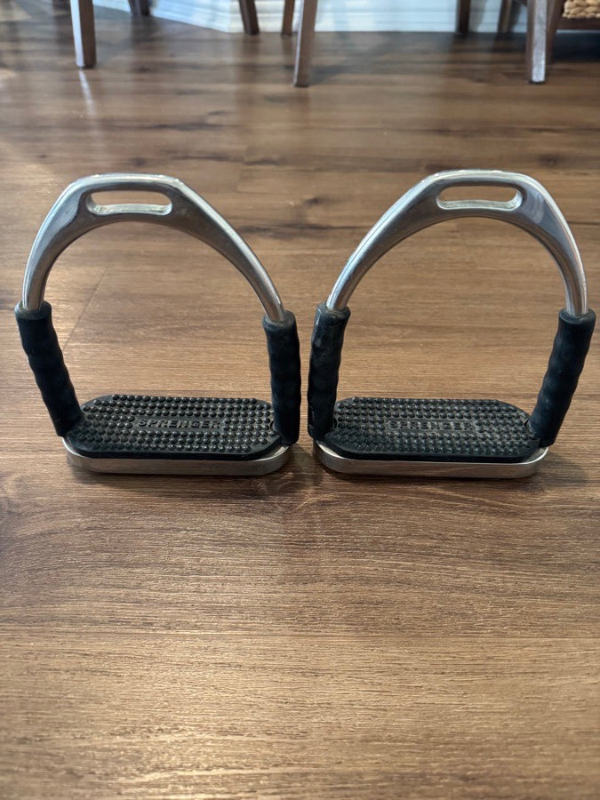 Herm Sprenger 'System-4' Stirrup Irons in Stainless Steel/Black. Size 4.50".