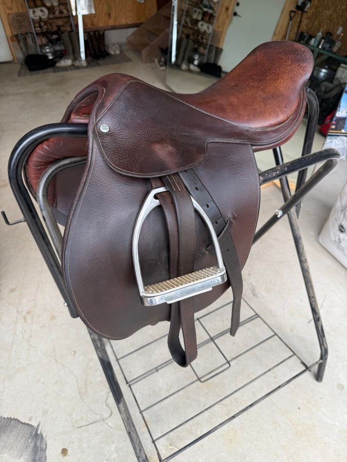 JIMMY'S 16” Jimmy’s 20th Century Saddle (2)