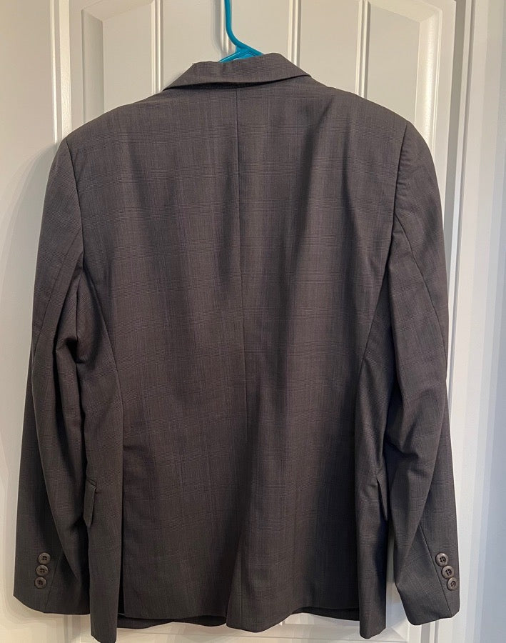 GRAND PRIX Beautiful Grand Prix hunt coat. Size 12R color grey with lavender lining (3)