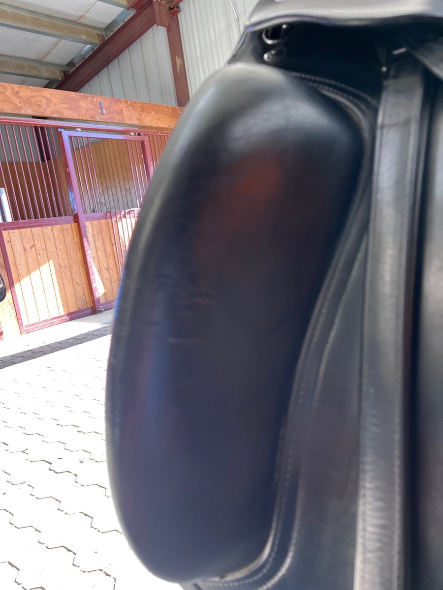 CWD SE08 17” 3XL Dressage Saddle