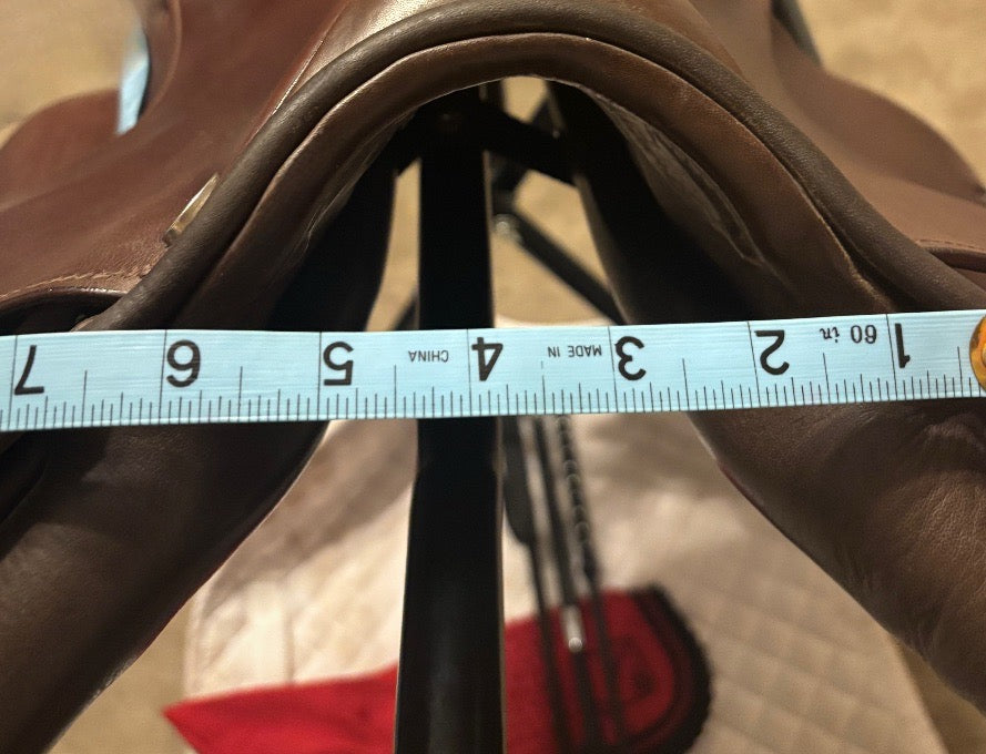 COURBETTE 16” close contact English saddle (6)