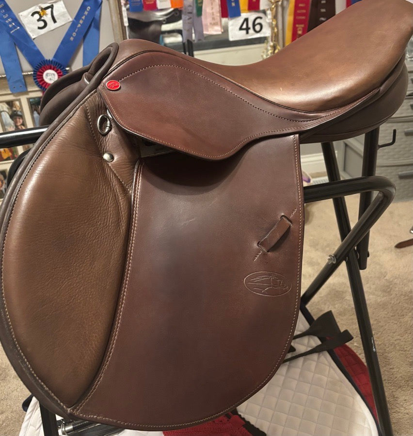 COURBETTE 16” close contact English saddle (8)