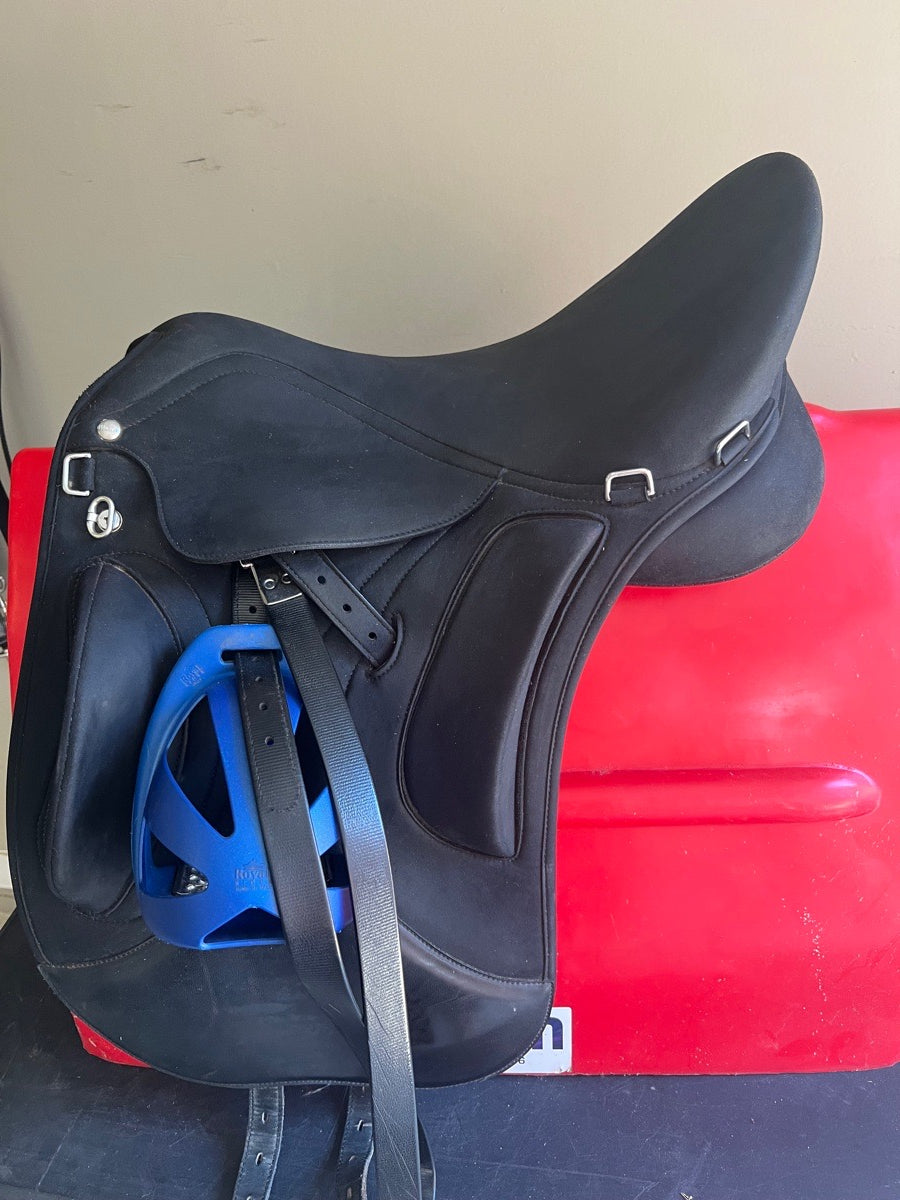 Wintec pro endurance saddle with HART