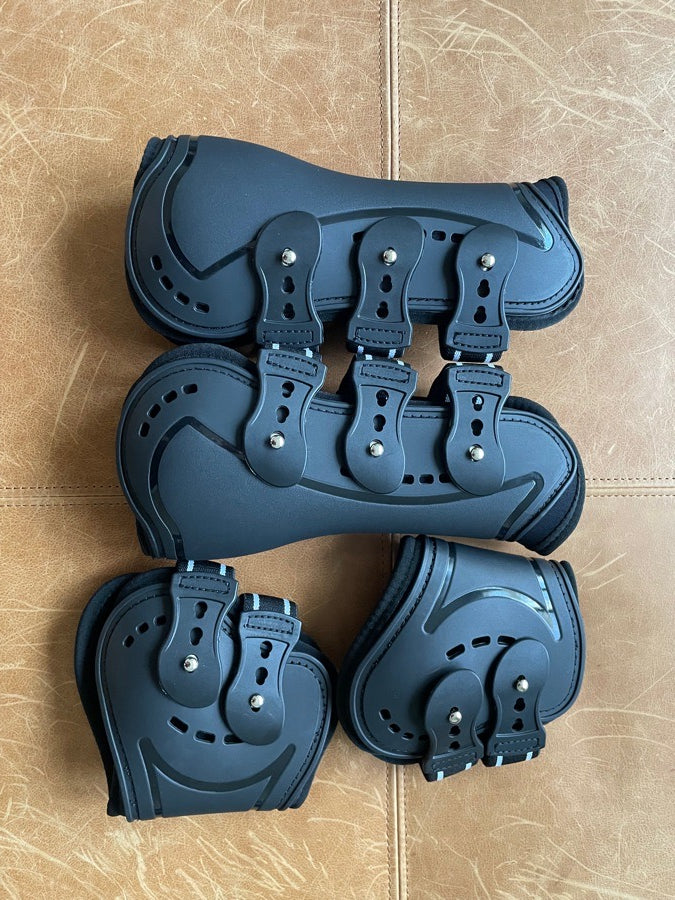 Open front boots - medium - set of 4
