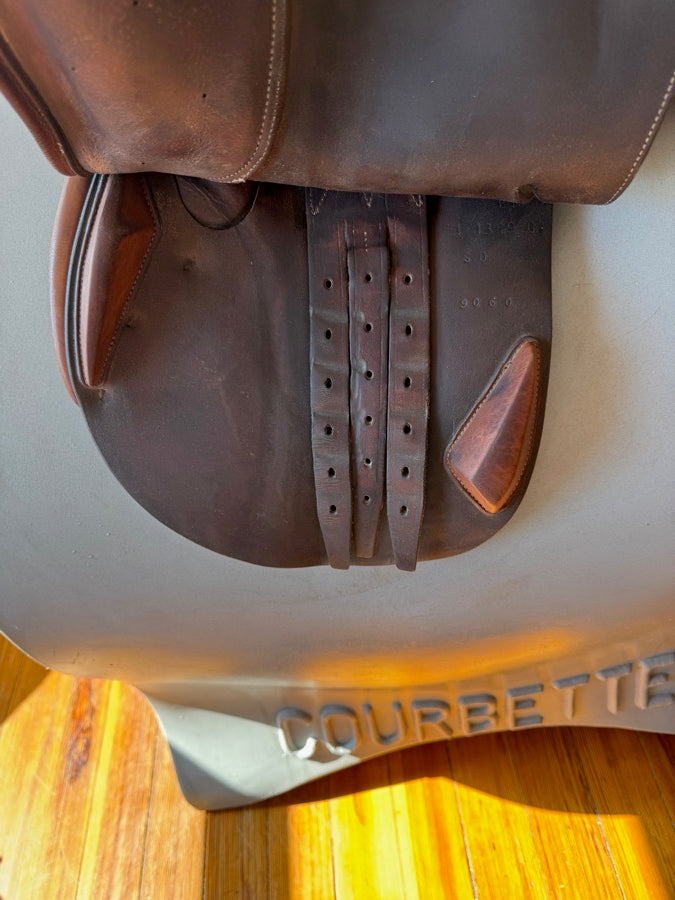 BUTET 17” Butet Saddle - “P” Seat - 1 Flaps (4)