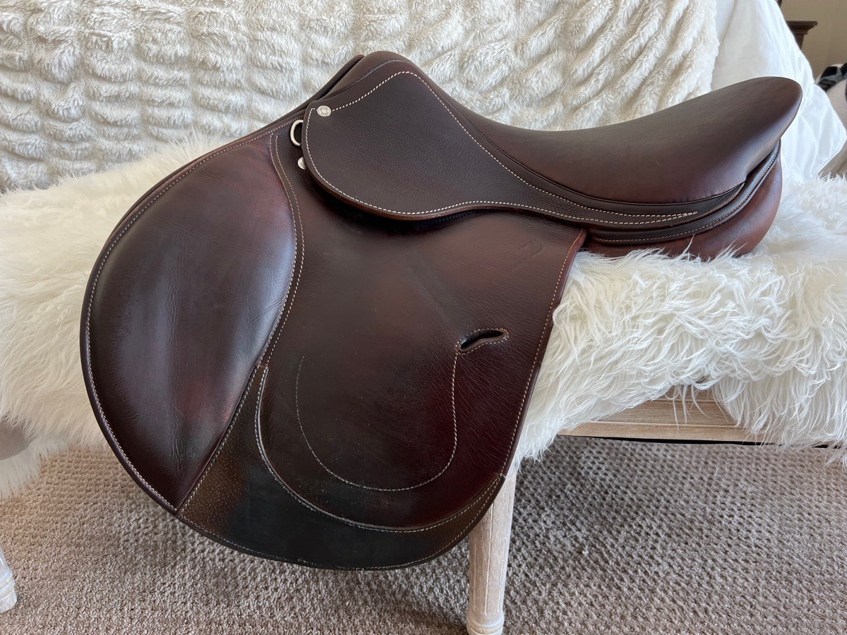Newly Reconditioned Antares  CC Saddle 17.5”