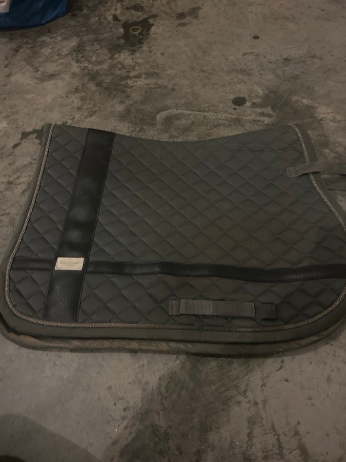 EQUESTRIAN STOCKHOLM Stockholm equestrian saddle pad (2)