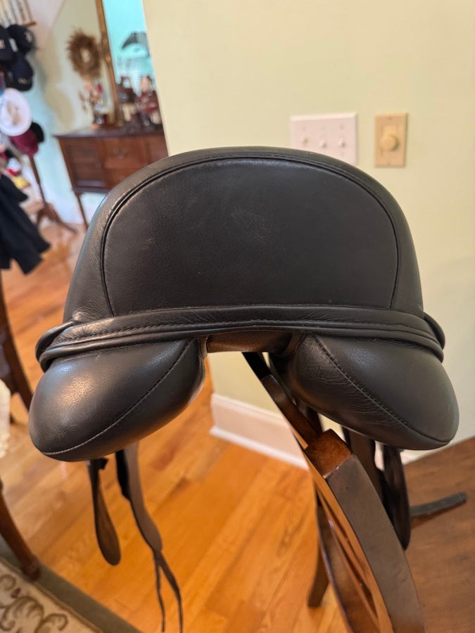 KENT AND MASTERS Kent & Masters Dressage Saddle (3)