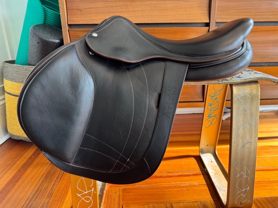 ARION 17.5” 2022 Arion Atlas Jump Saddle - 2A Flaps - Full Buffalo - MINT! (4)