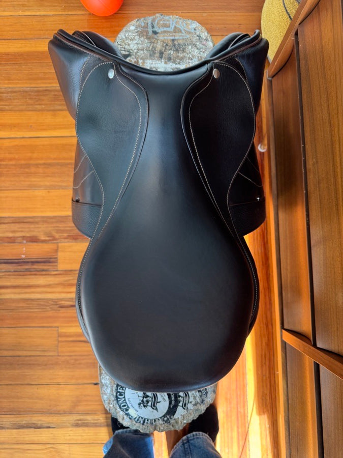 ARION 17.5” 2022 Arion Atlas Jump Saddle - 2A Flaps - Full Buffalo - MINT! (5)