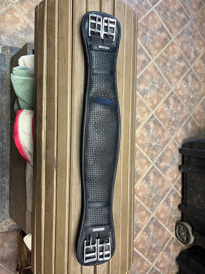Wintec chafeless pro dressage girth