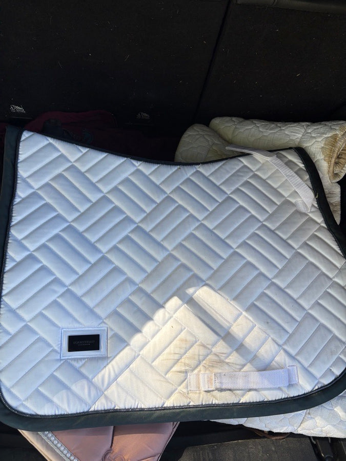 EQUESTRIAN STOCKHOLM Equestrian Stockholm dramatic Monday jump pad (2)