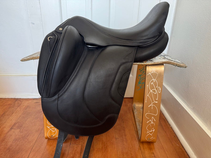 18” 2022 Antares Tempo Dressage Saddle - Full Calf