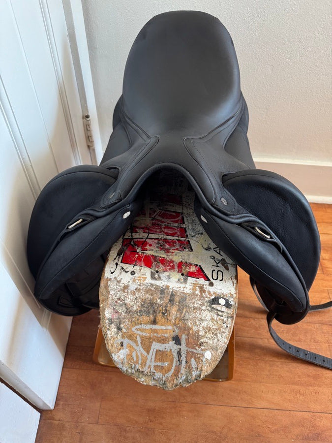 18” 2022 Antares Tempo Dressage Saddle - Full Calf