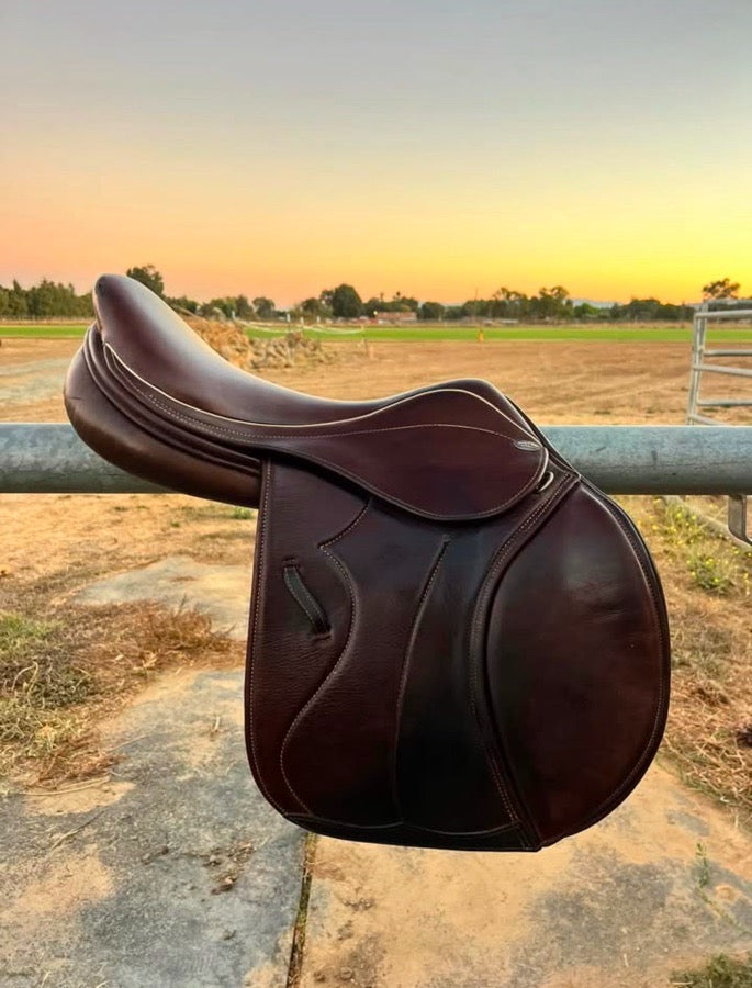 17.5 Harry Dabbs jump saddle