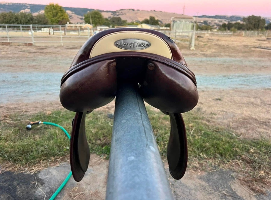 17.5 Harry Dabbs jump saddle