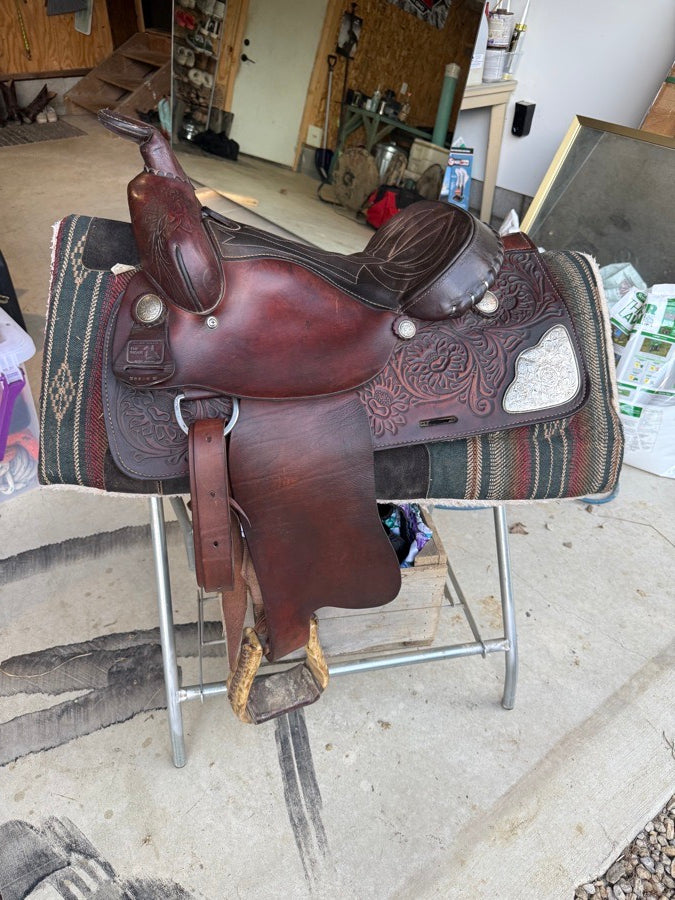 FOR HORSES 15” Western Saddle