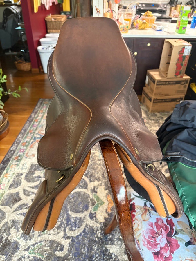 COLLEGIATE Collegiate jumper saddle