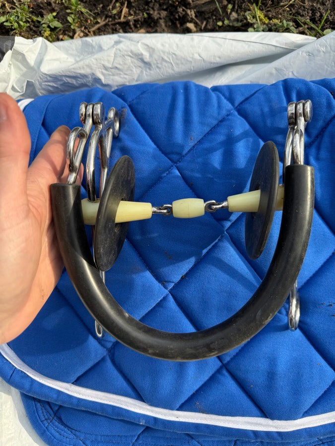 DOVER SADDLERY Happy Mouth Mullen Hackamore Bit (2)