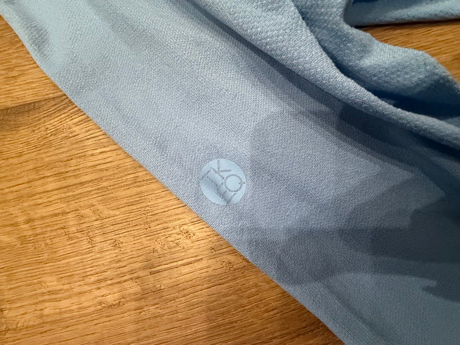 TKEQ TKEQ LONG SLEEVE BLUE ATHLETIC SEAMLESS SHIRT (4)