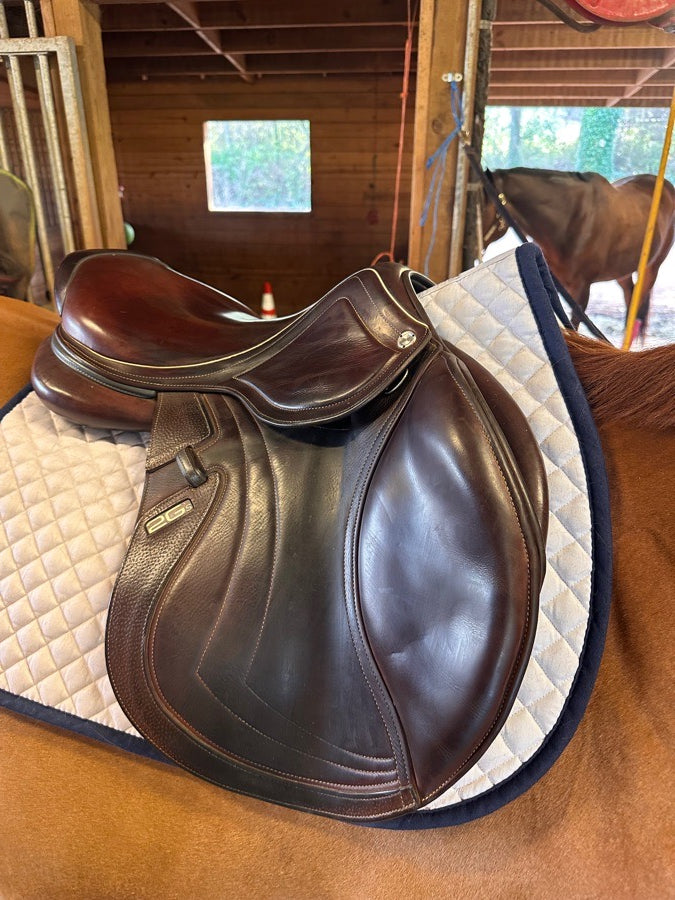 CWD Mademoiselle 17.5 in